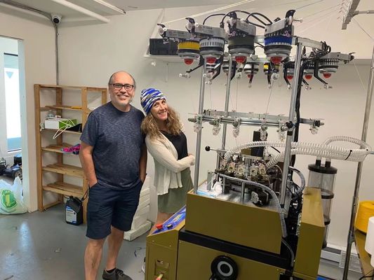 Máquina de tricotar Jacquard totalmente computadorizada com ecrã táctil para chapéus e lenços esportivos 325 KG