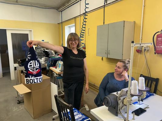 Máquina de costura de alta velocidade de 9 polegadas largura de tricô 7 GG Overlock para chapéu de boné de inverno de tricô