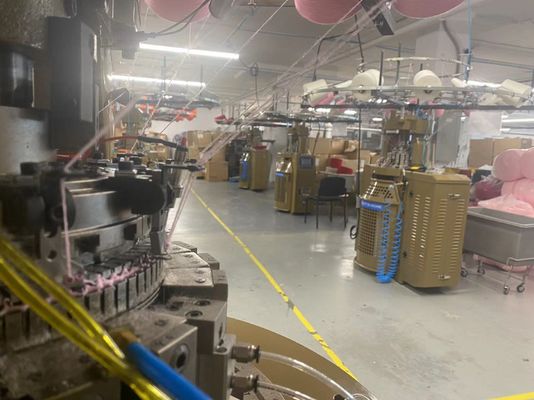 Máquina de tricô Tuck Hat Cap de 450 kg com controlo totalmente computadorizado e tecnologia sem costura