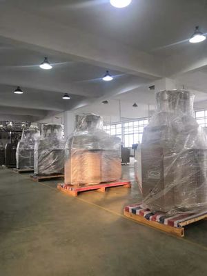Capacetes de boné com tecla automática e sem costura