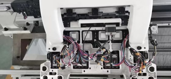 Máquina de tricô plana computadorizada com colar multigâmbulo versátil para vários produtos