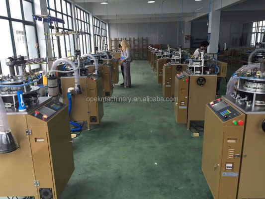 Máquina de fabricação de bonés de beisebol com tensão de 220V/380V e desempenho de 1kw