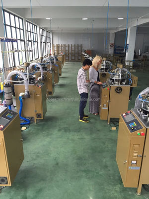 Máquina de fabricação de bonés de beisebol com tensão de 220V/380V e desempenho de 1kw