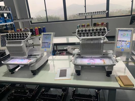 Máquina de bordado computadorizada de cabeça única com 400 cabeças e 12/15 agulhas