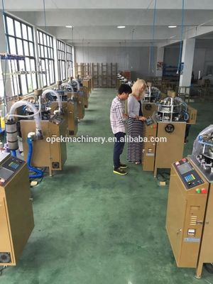 Máquina avançada de fabricação de chapéus de lenço Jacquard movida por servomotor para chapéu