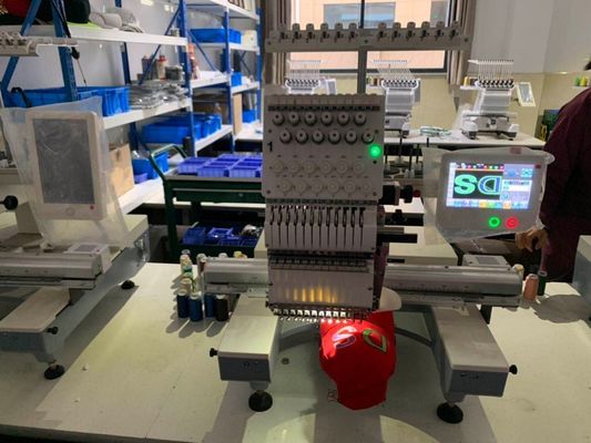 4 cabeça 3 2 Máquina de bordado computadorizada de cabeça única com mesa de trabalho