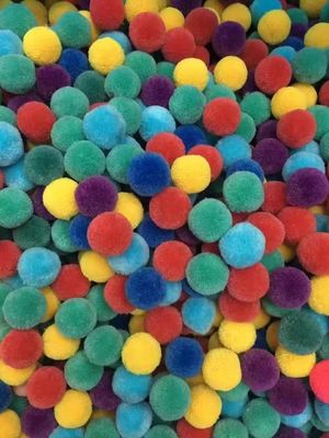 Experimente tricô de curvatura como nunca antes com 5000PCS/HORA Key Chain Pompom Machine