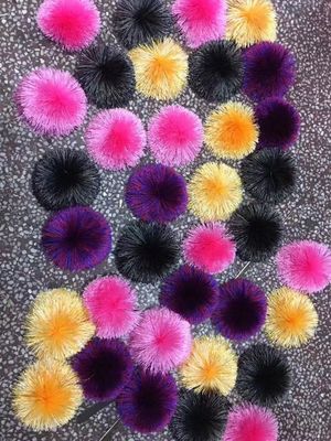 Experimente tricô de curvatura como nunca antes com 5000PCS/HORA Key Chain Pompom Machine