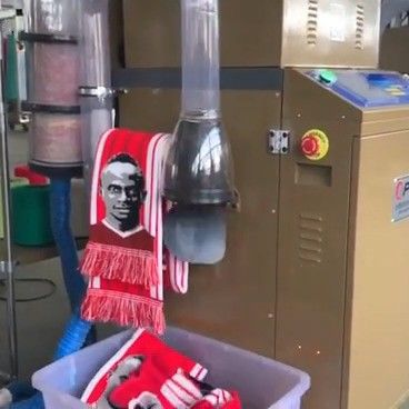 2023 Máquina de fabricação de bonés totalmente computadorizada 325 KG para soluções de marca personalizadas