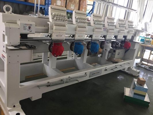 980 KG 2 cabeças 500*1200 Tamanho da mesa de trabalho Máquina de bordado cornely